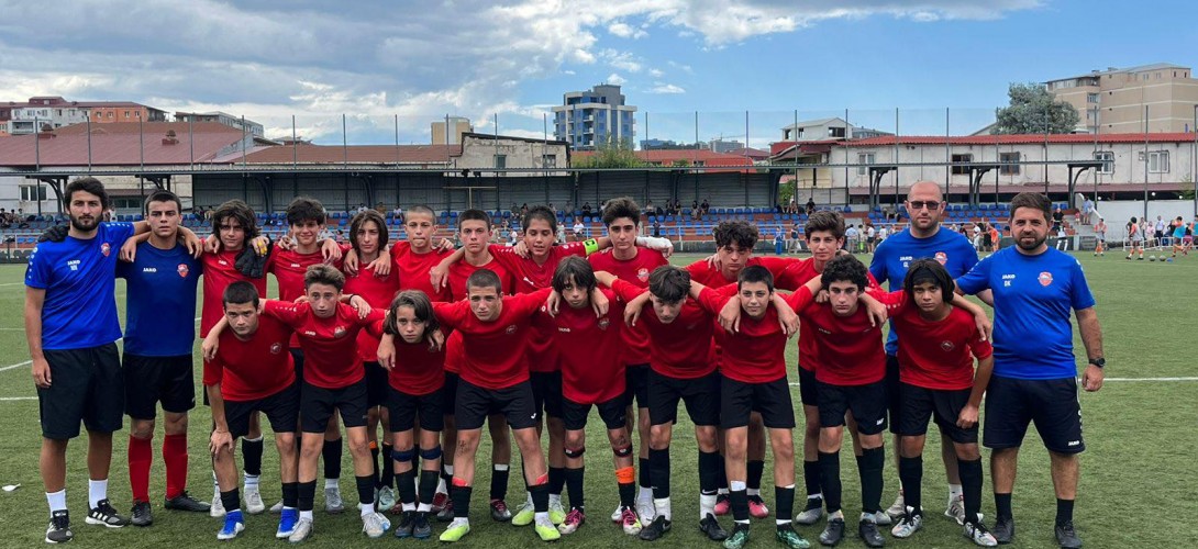 The under-14 team of Loco held two matches at the Ateiti tournament